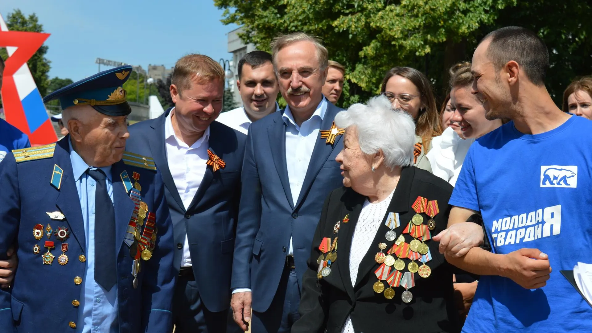 «Единая Россия» в Люберцах открыла выставку под открытым небом «Лица Героев»