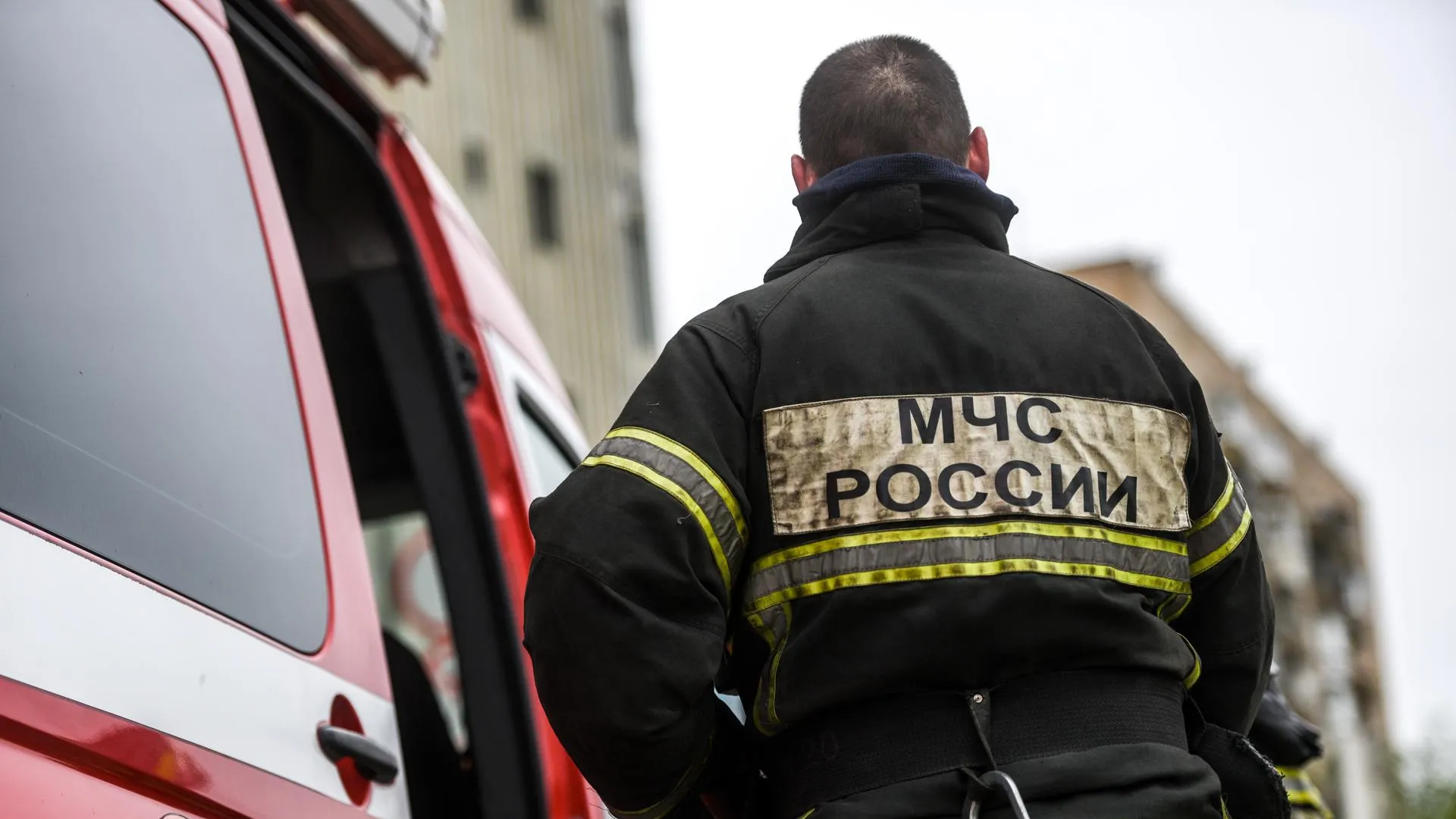 Пожар в автосервисе на площади 500 «квадратов» потушили в Москве