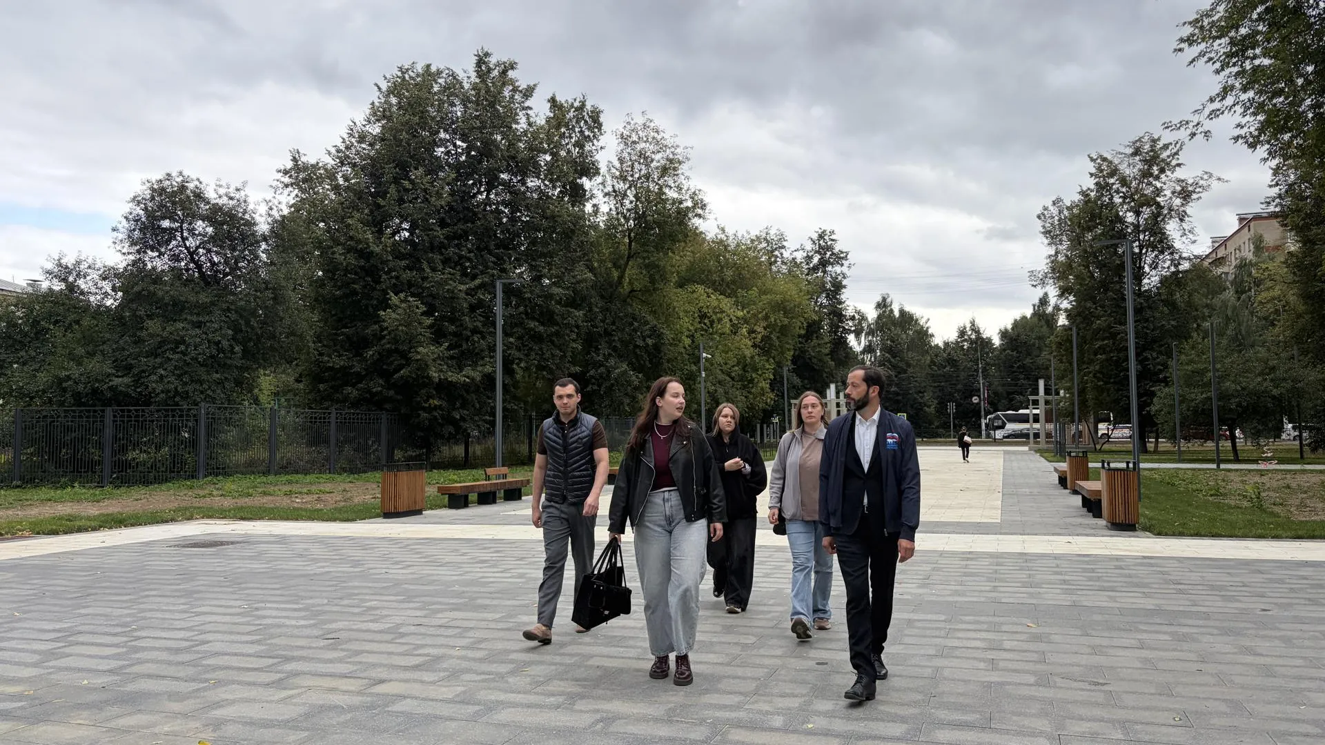 Парковки, скверы и дворы обновляют в четырех округах Подмосковья