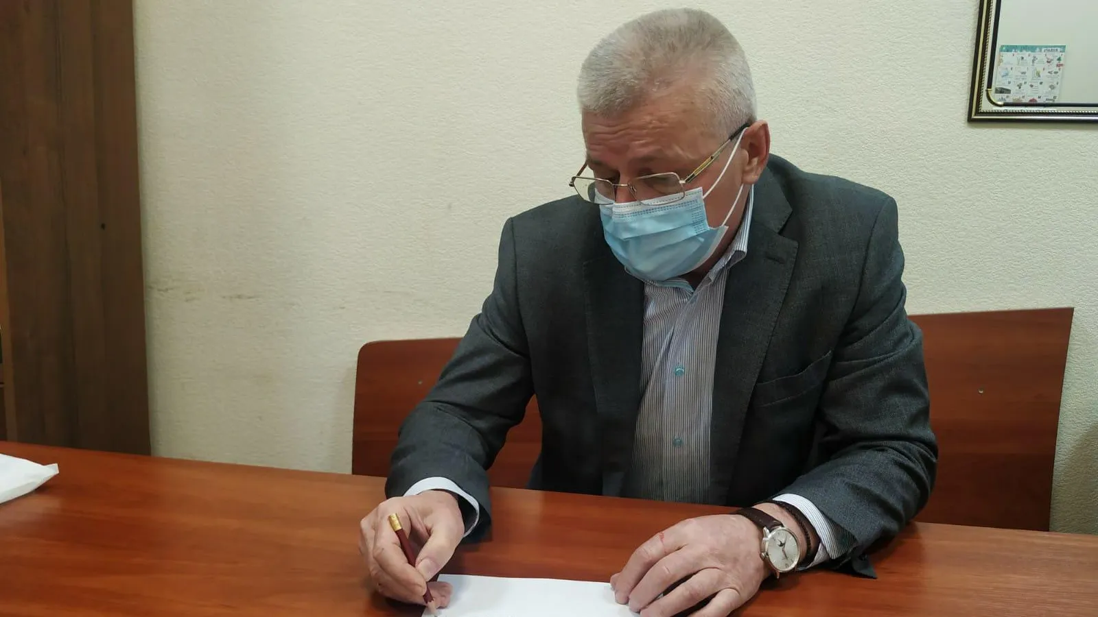 Одинокой пенсионерке Подольска передали лекарства и фрукты