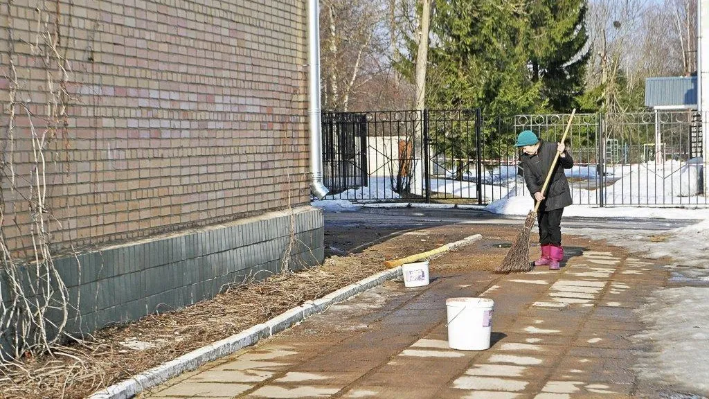 Жители домов в Котельниках пожаловались властям горокруга на плохую уборку дворов