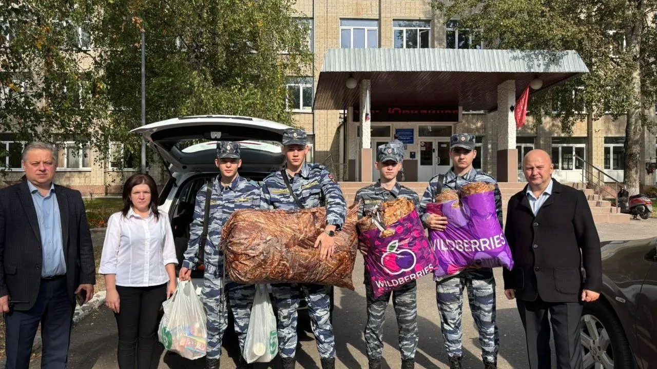 Подмосковный колледж «Энергия» передал гуманитарную помощь бойцам СВО