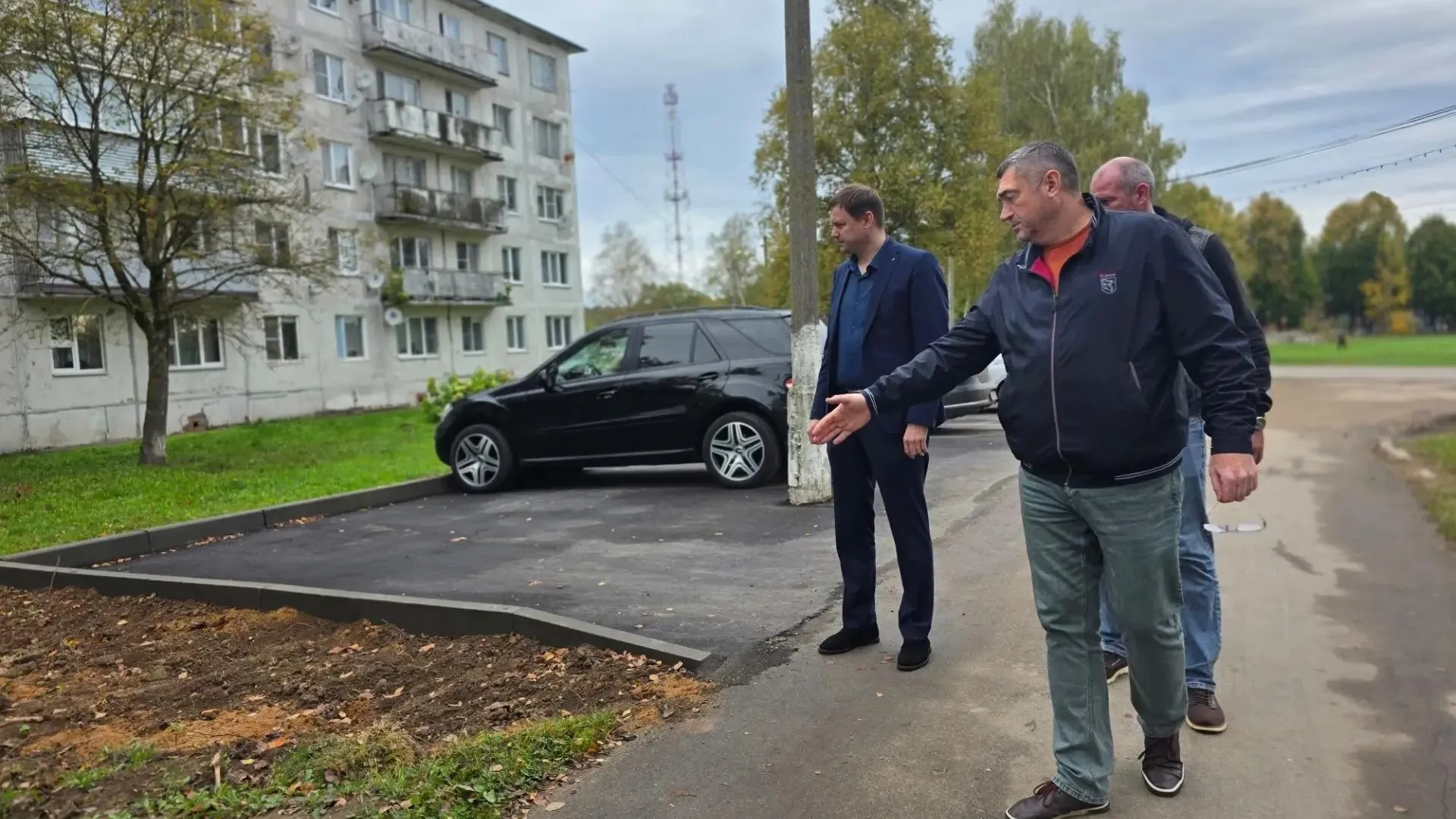 Антон Миняев проверил новую парковку в Наро-Фоминском округе 23 сентября