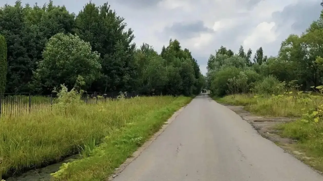 В Лобне в 2027 году расширят дорогу к Луговскому кладбищу