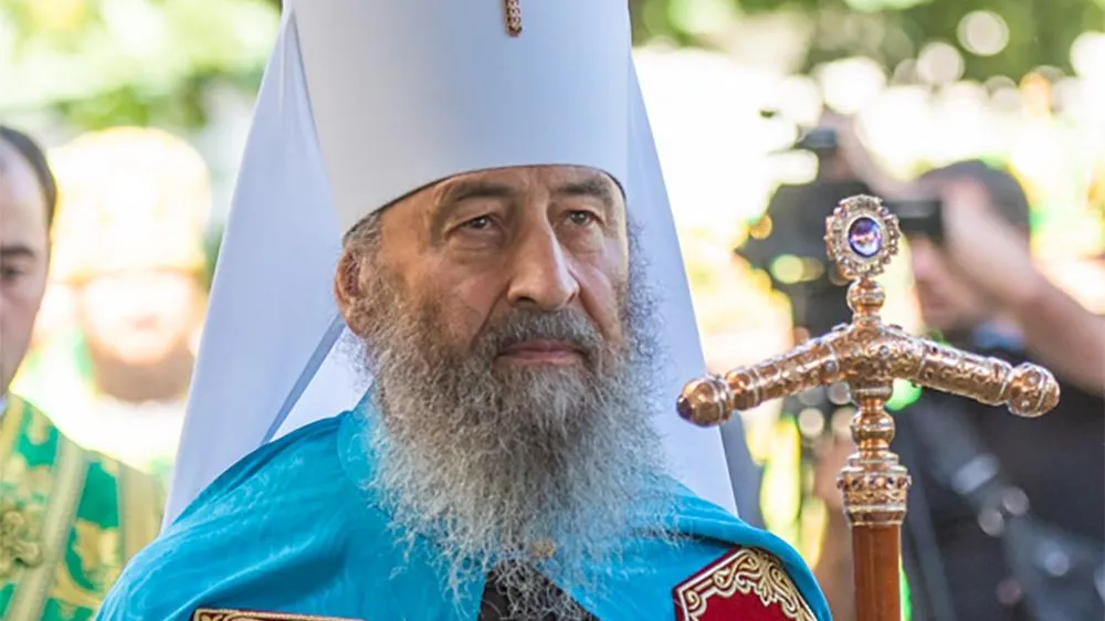 Зеленский лишил украинского гражданства митрополита УПЦ Онуфрия