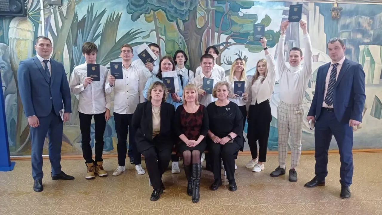Студентам‑выпускникам колледжа «Подмосковье» в Клину вручили дипломы