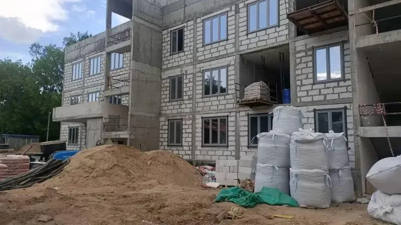 Строители приступили к установке оконных блоков в детсаду округа Люберцы