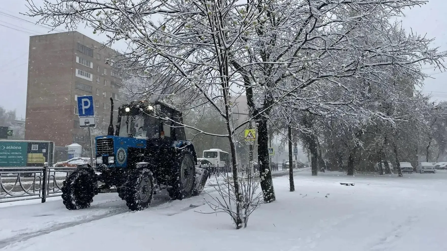 Коммунальные службы Электростали усилили работу из-за снегопада