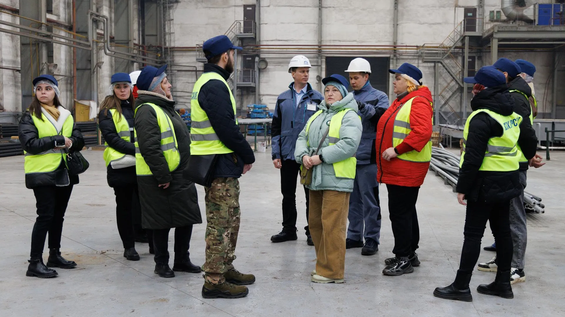 В Кашире прошла экскурсия на градообразующем предприятии для семей участников СВО