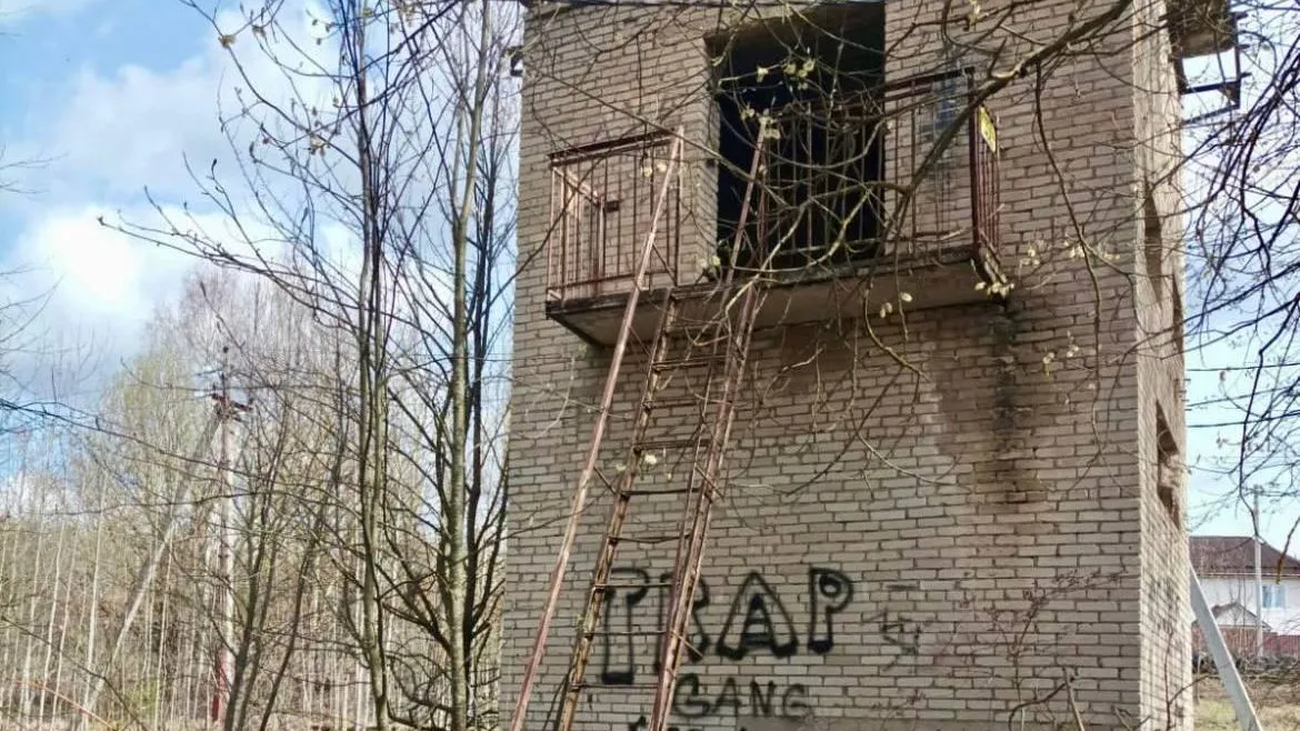 В Солнечногорске ликвидировали нежилое заброшенное здание