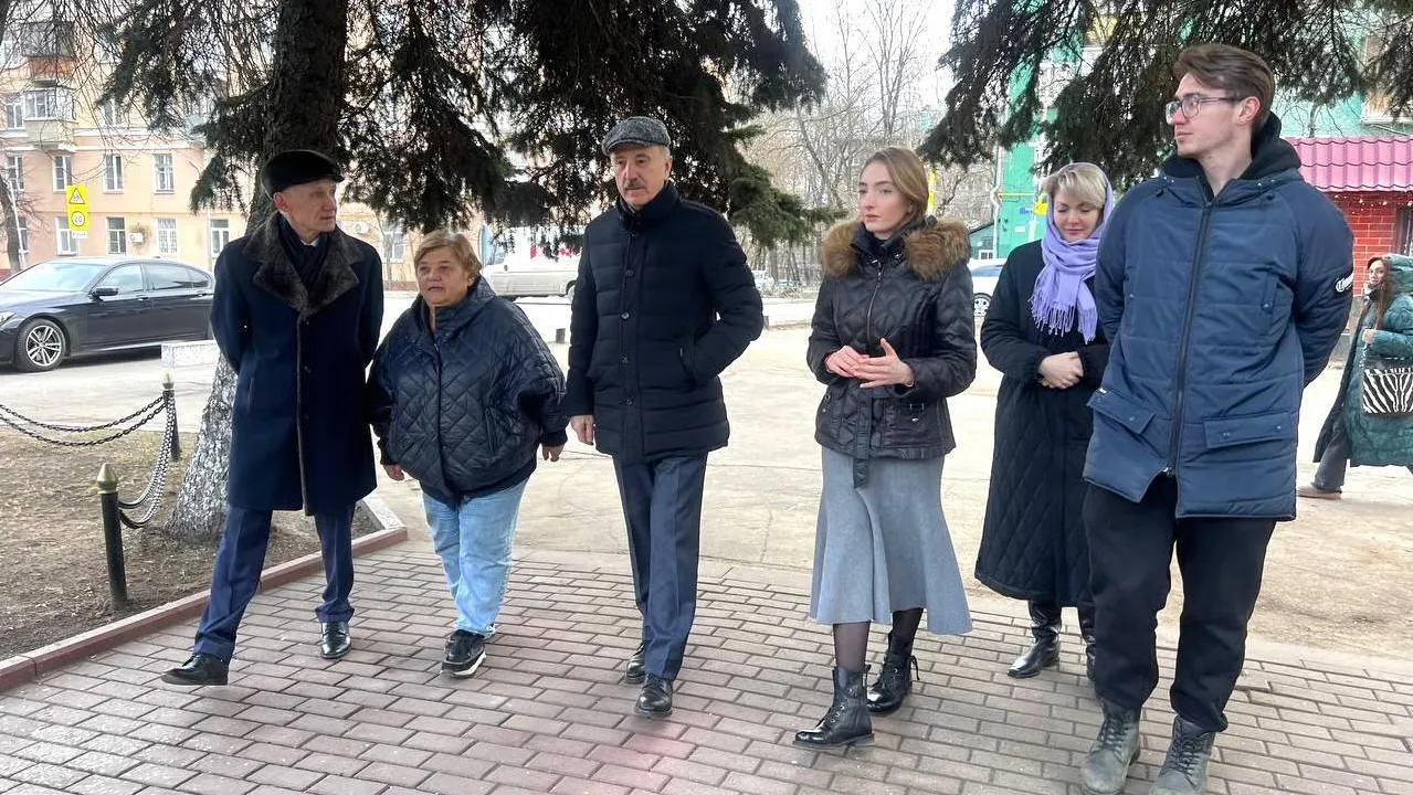 Владимир Ружицкий проверил состояние памятника томилинцам, погибшим в ВОВ