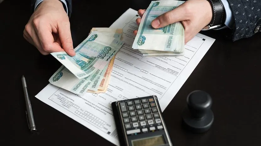 Москвича оштрафовали за сине-желтую ленту на велосипеде по жалобе соседа