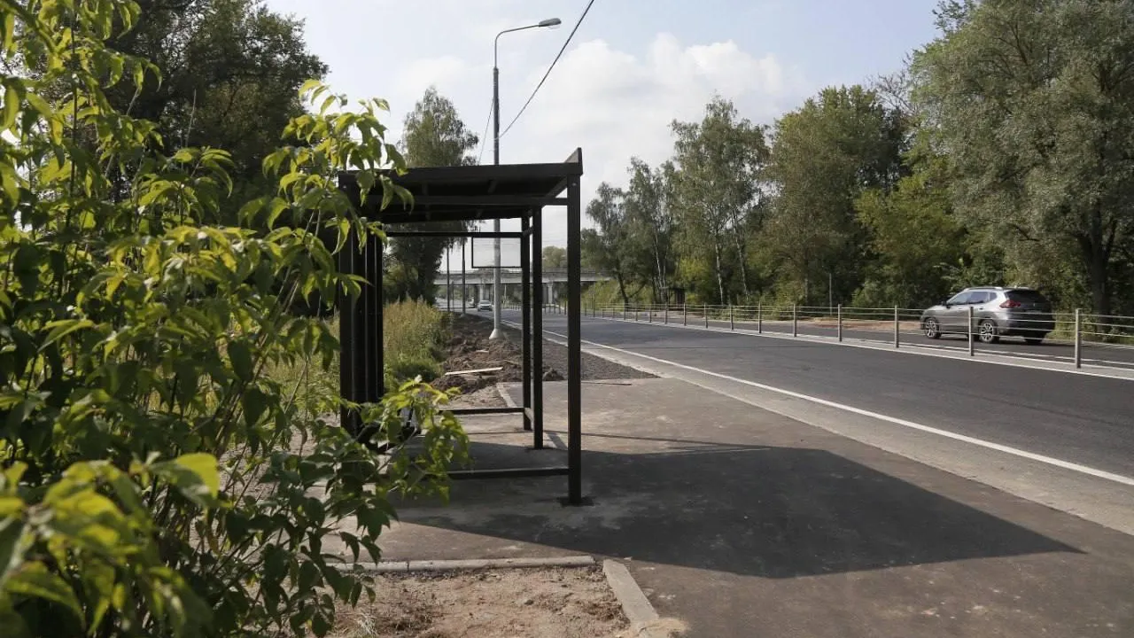 Новую автобусную остановку «Дачная» обустроили в деревне Детково в Чехове