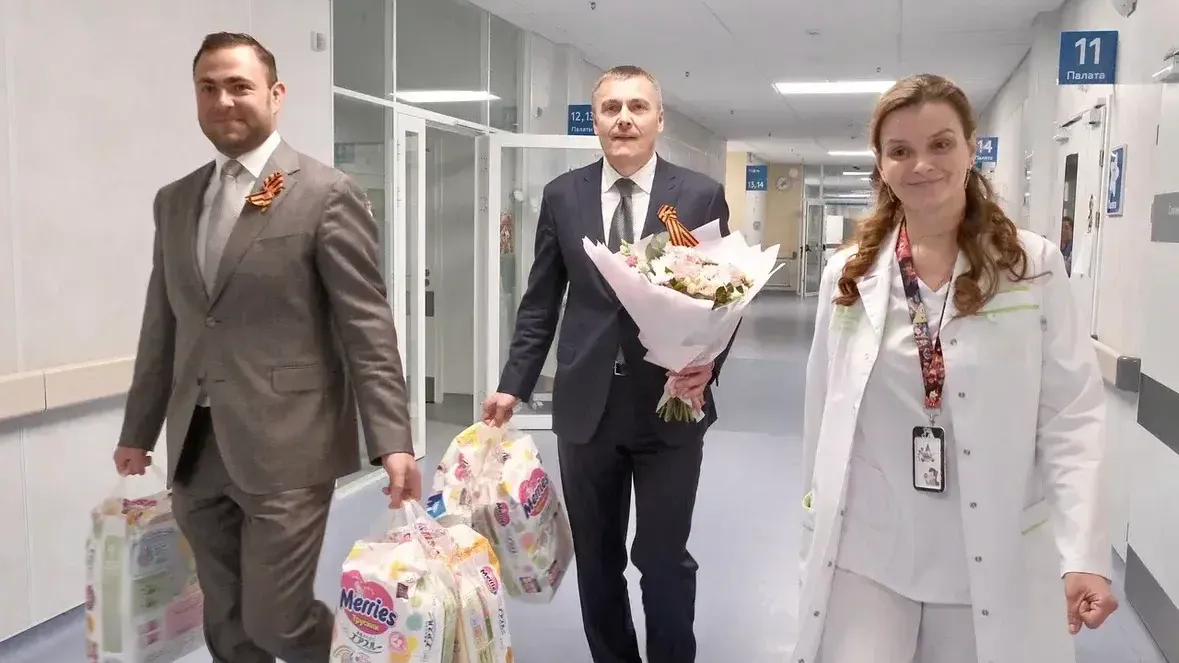 Депутаты Красногорска передали в детский центр им Рошаля большую партию подгузников