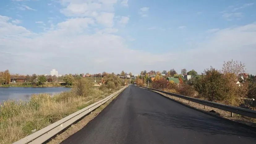 Более 24 км дорог отремонтировали в Ленинском округе в 2021 г