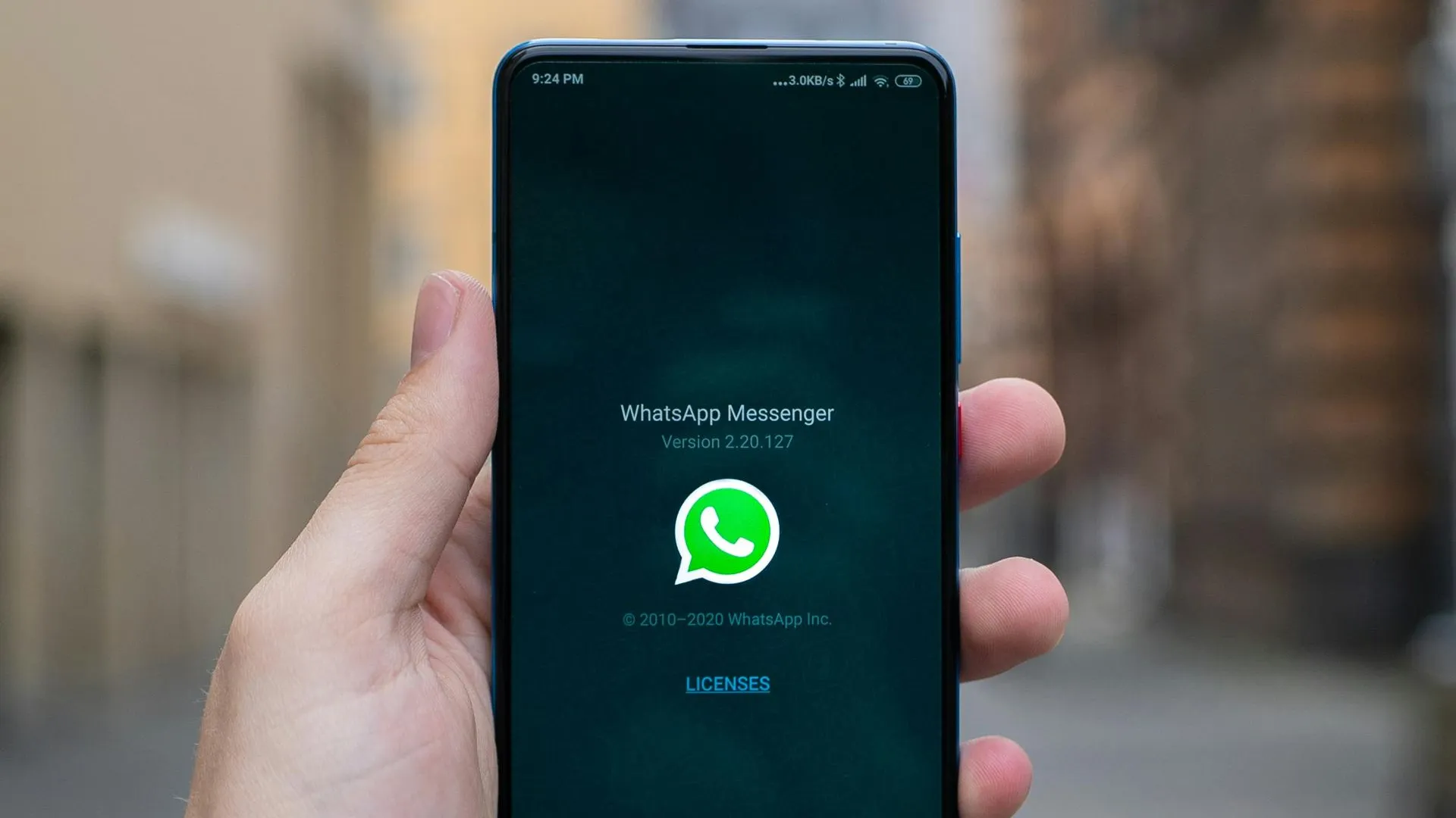 Немкин: WhatsApp* замедляют в России