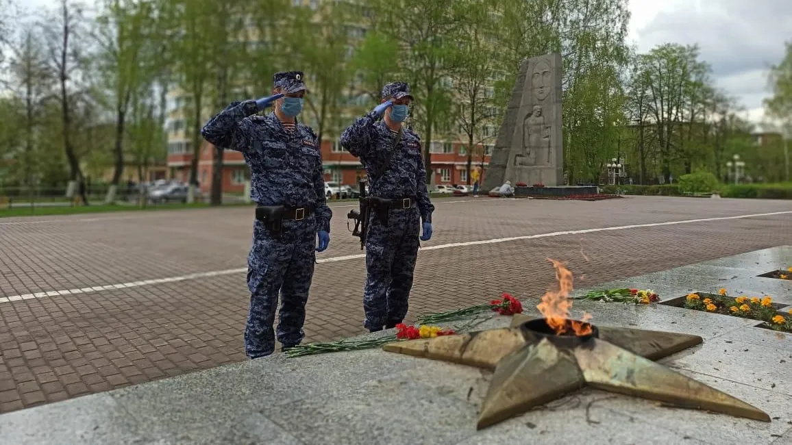 Росгвардейцы приняли участие в патриотической акции «Поклонись» в Подмосковье