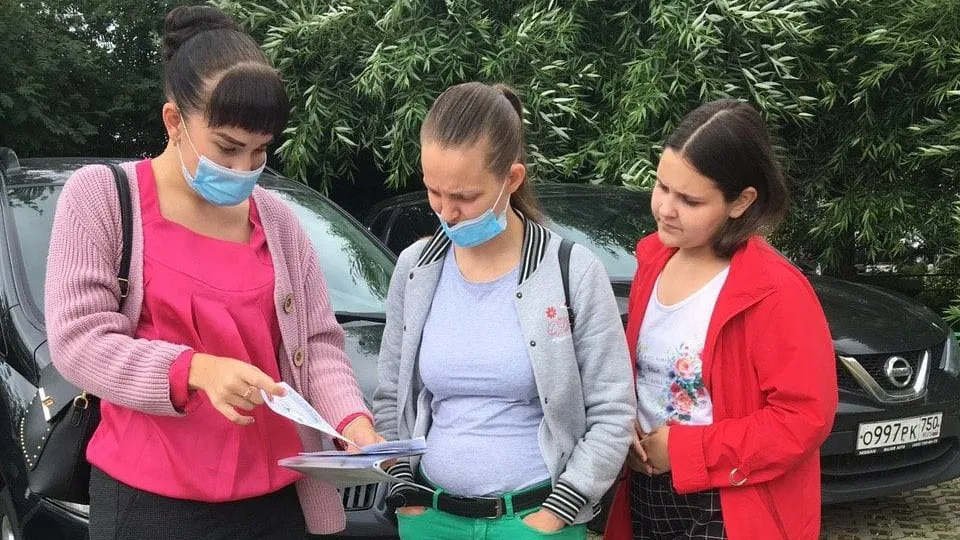Активисты Подольска рассказали прохожим о пользе здорового образа жизни