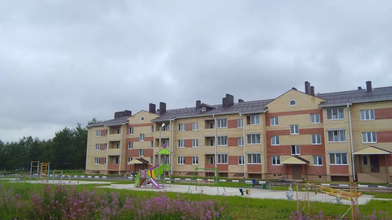 Свыше 1 тыс кв м аварийного жилья расселят в сентябре в Краснозаводске