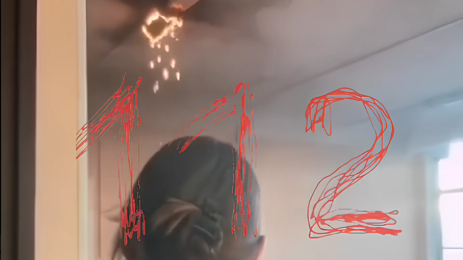 Искры сыпались на парты: школу Сургута эвакуировали из-за вспыхнувшего светильника