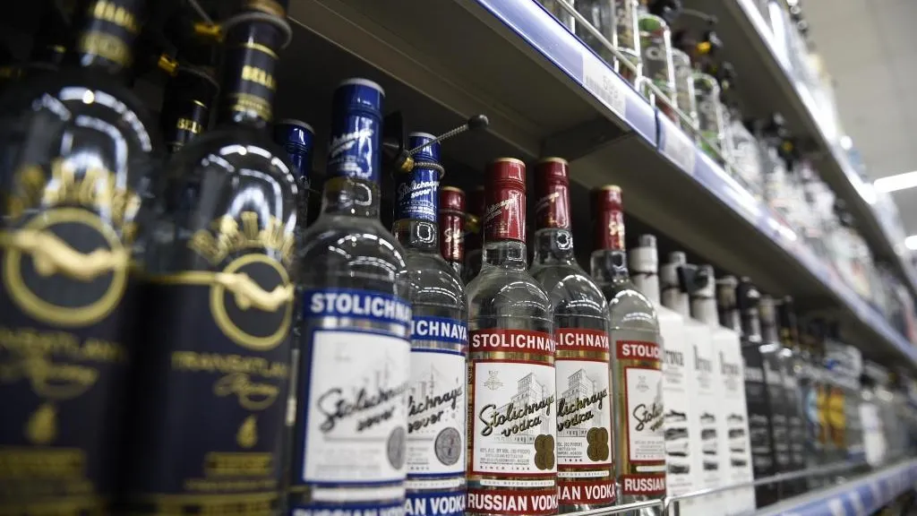 1 тыс единиц алкогольной продукции изъяли в магазине поселка Октябрьский в Люберцах
