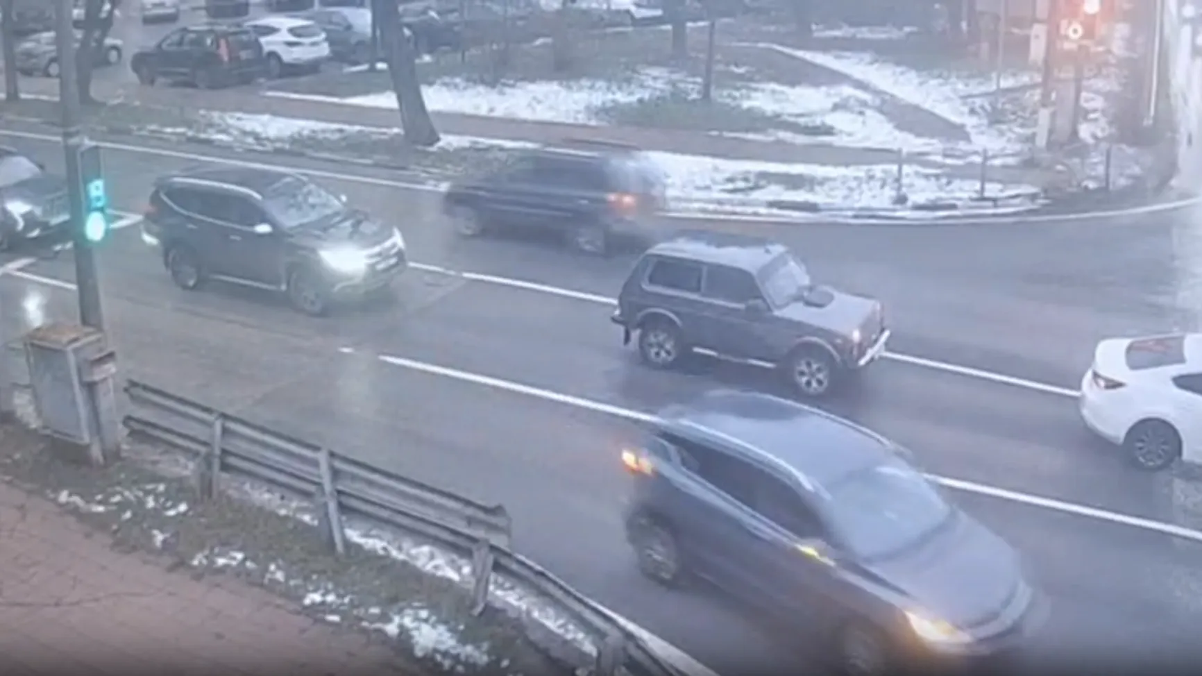 Дороги Подмосковья в четверг утром загружены на 5 баллов