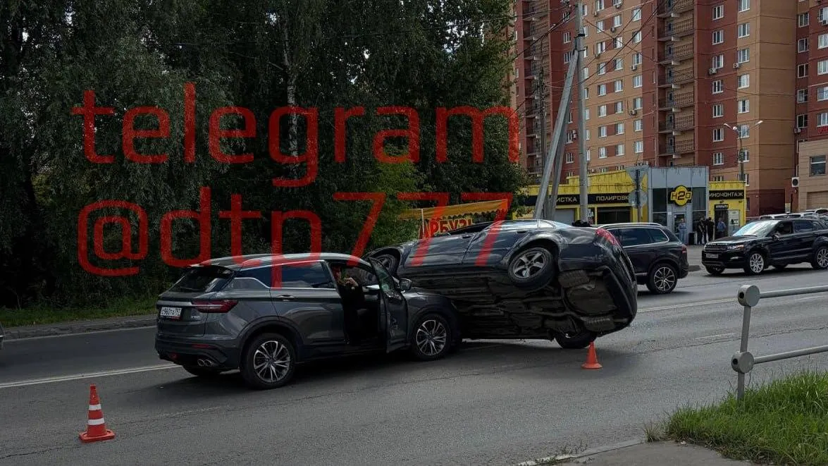 Перевернулся несколько раз: водитель иномарки устроил жесткое ДТП в Раменском