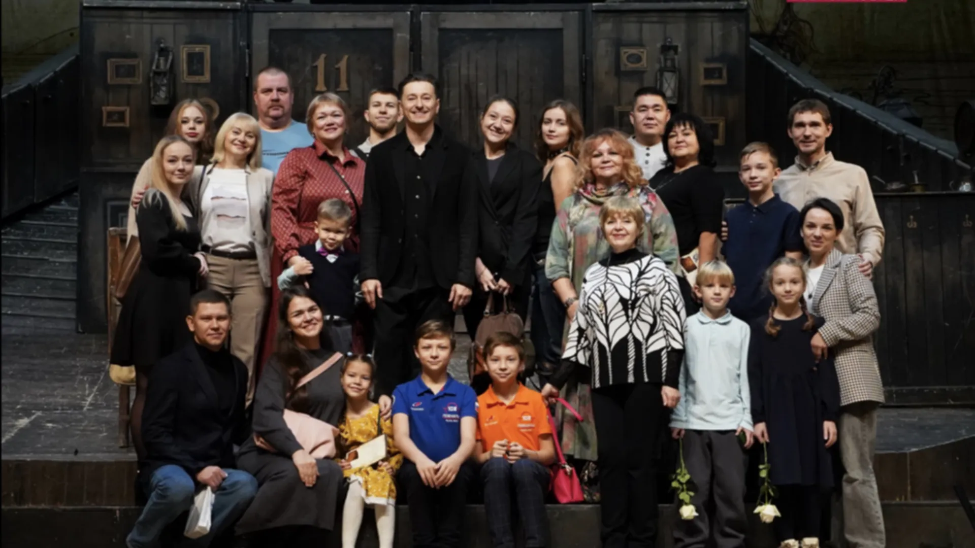 Сергей Безруков встретился с участниками конкурса «Это у нас семейное»