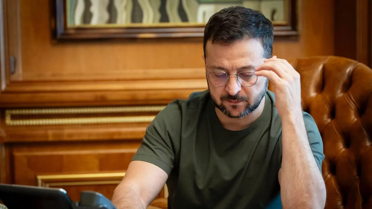 «Вычислить уклонистов»: в партии Зеленского проболтались о цели «Вовиной тысячи»
