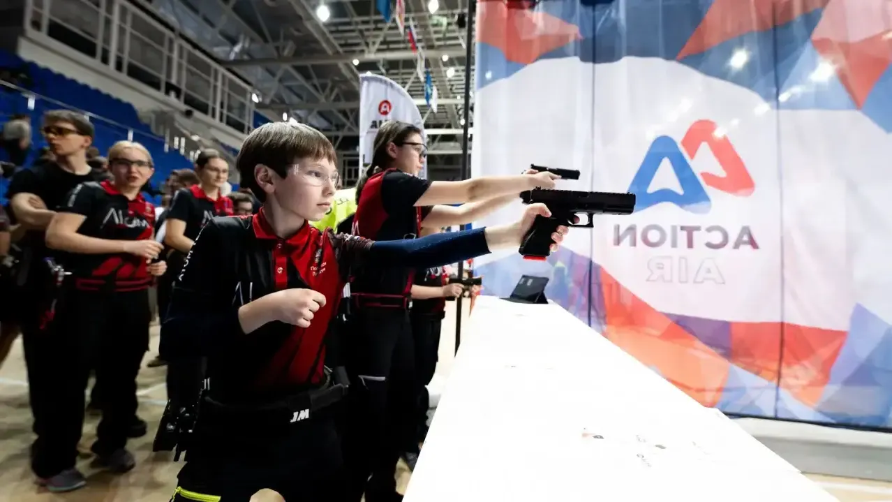 Свыше 120 спортсменов выступили на чемпионате по стрельбе из пневматического оружия в Люберцах