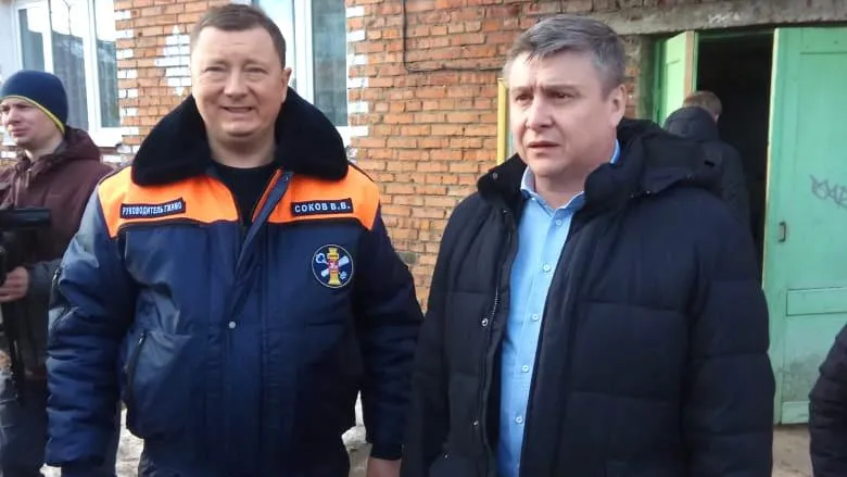 Соков осмотрел проблемные дома в Волоколамском районе в рамках рабочей поездки