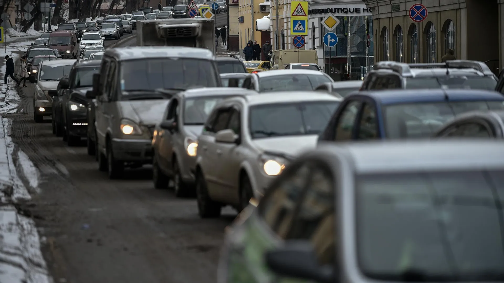 Водителей попросили объезжать район временно закрытых станций «салатовой» ветки метро