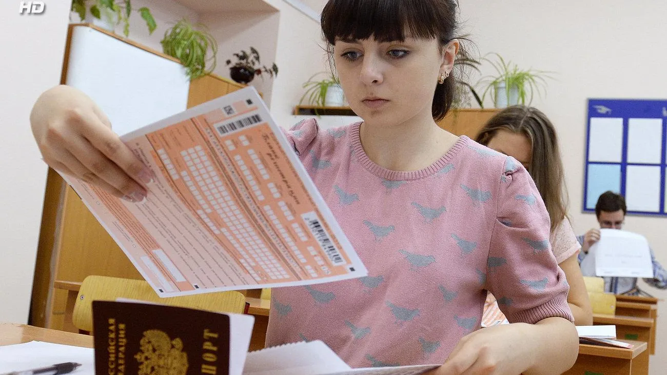 60 выпускников Котельников сдали экзамен по обществознанию