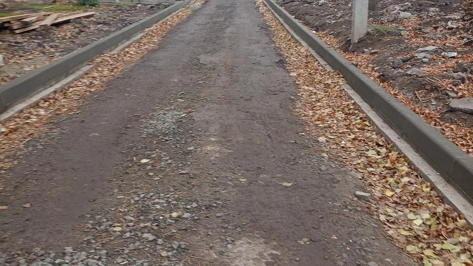 Технадзор Подмосковья проверяет работы по благоустройству дворов в Мариуполе