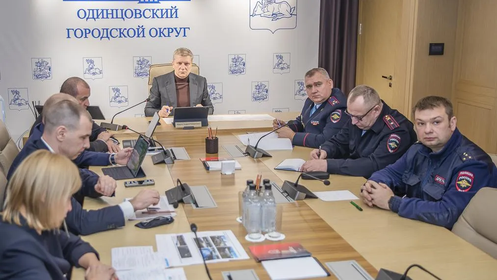 Глава Одинцовского округа потребовал от подрядчиков повысить качество уборки дорог