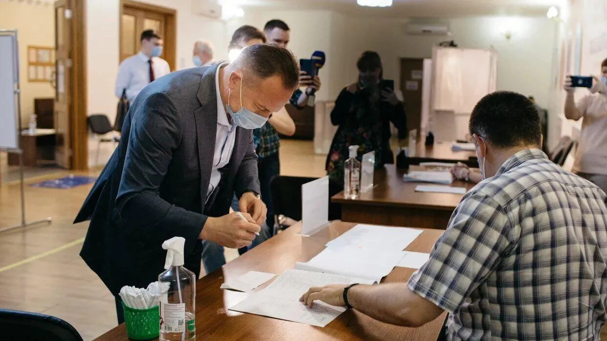 Глава Ленинского округа проголосовал по поправкам в Конституцию в Видном