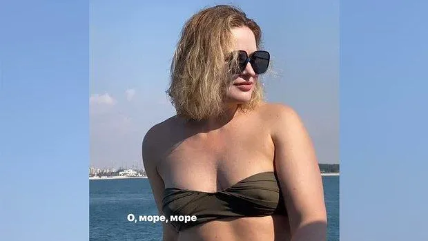 Бывшая жена Дмитрия Пескова снялась в бикини на яхте в Дубае