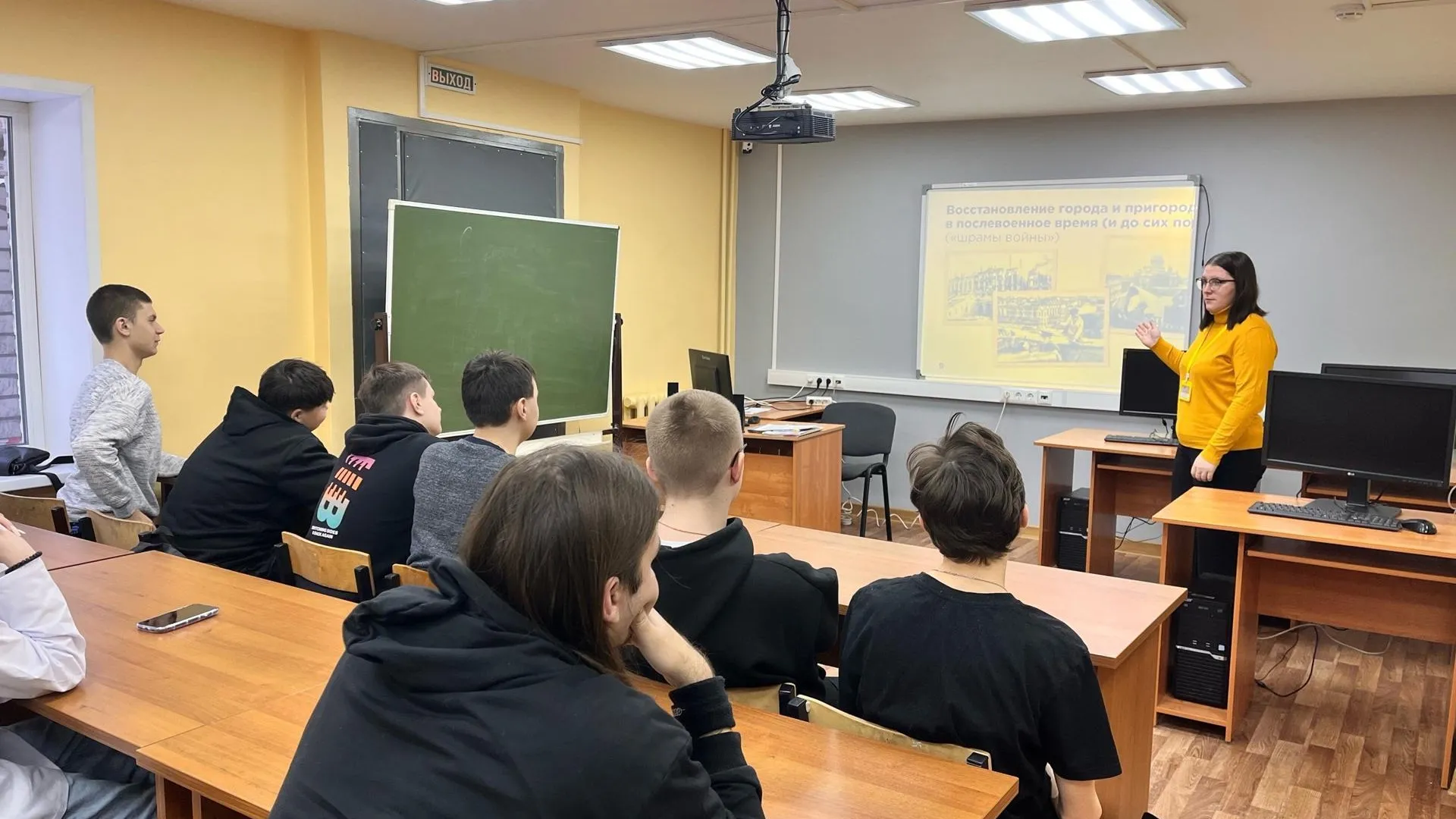 В колледже Щелкова обсудили освобождение Ленинграда от блокады на «Разговорах о важном»
