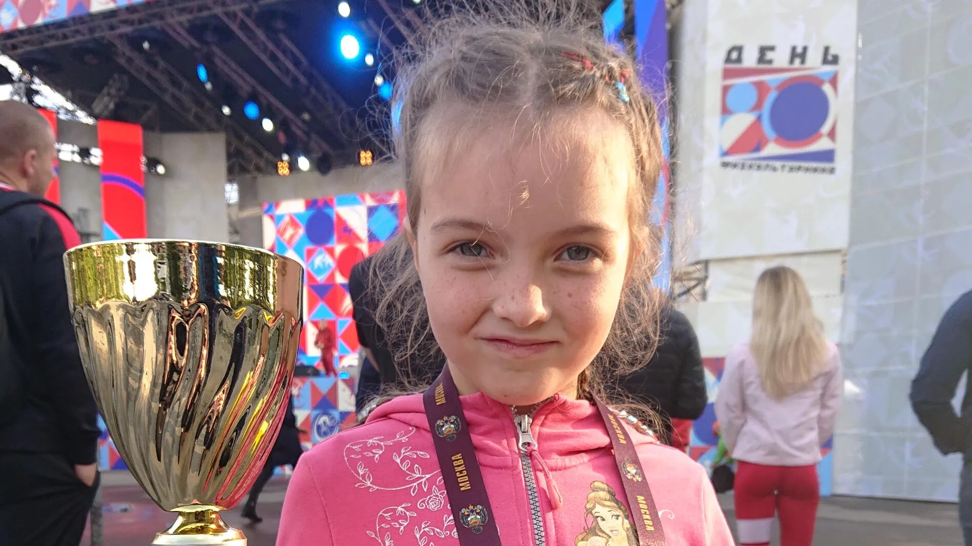 Юная спортсменка из Люберец установила рекорд мира по подтягиваниям