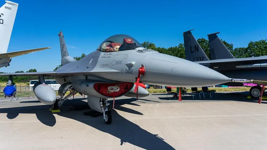 Российская армия поразила аэродром, где ВСУ готовятся принять самолеты F-16