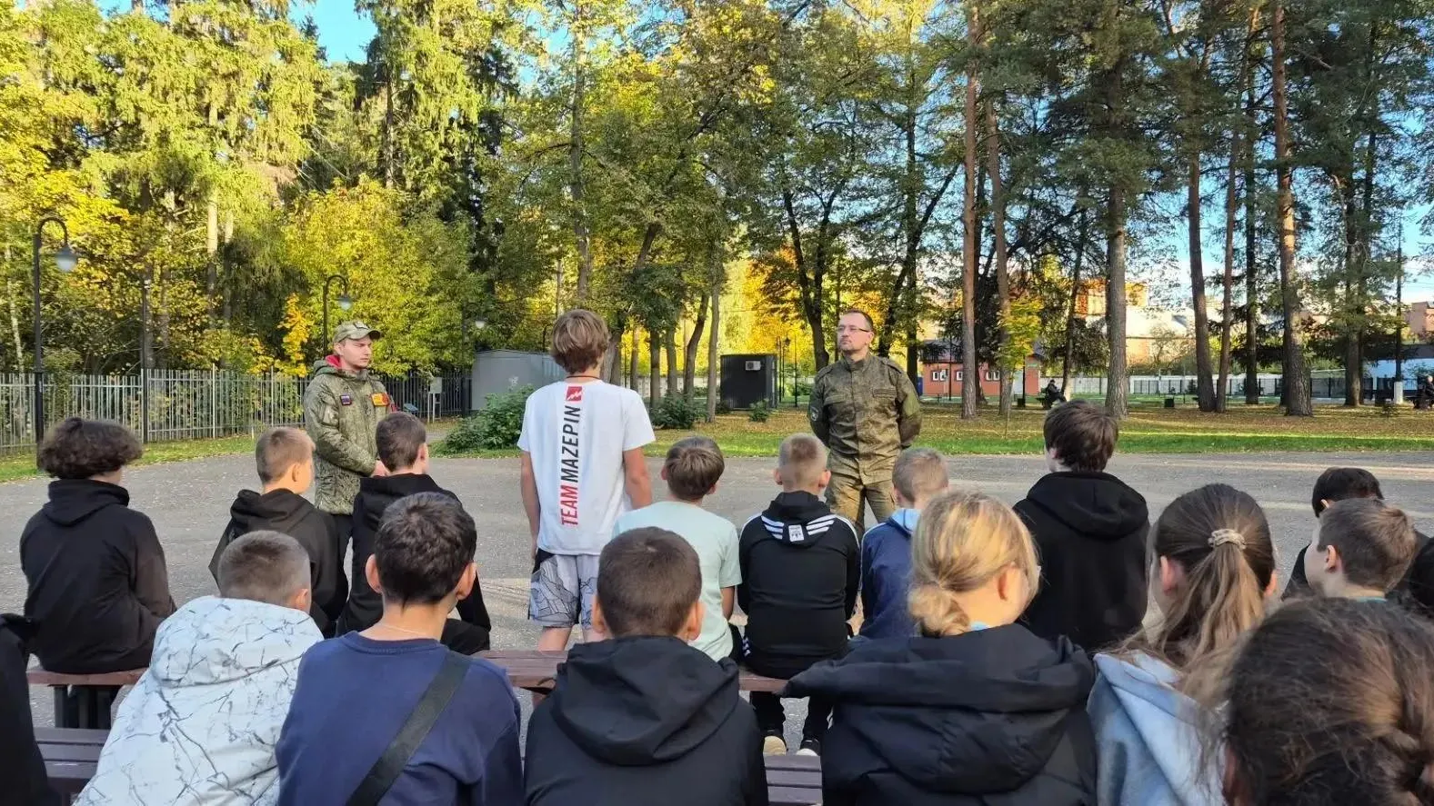 В Ногинске воспитанники центра допризывной подготовки встретились с участником СВО