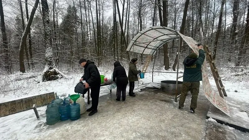 В Воскресенске провели субботник по благоустройству территории родника