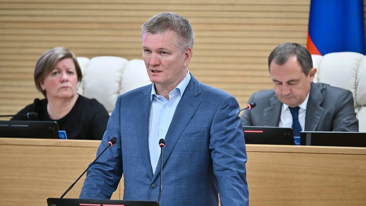Дениско: служба по контракту открывает новые возможности для профессионального развития