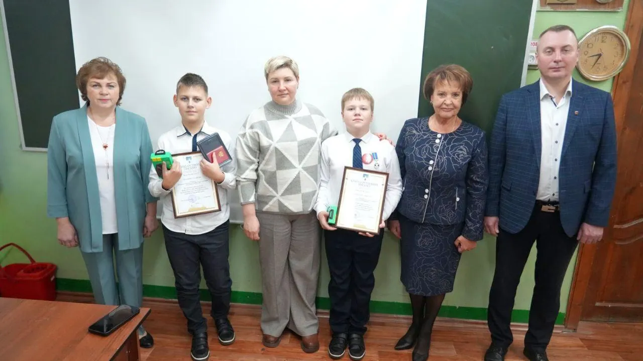 В Сергиевом Посаде наградили пятиклассников, спасших женщину на железнодорожных путях
