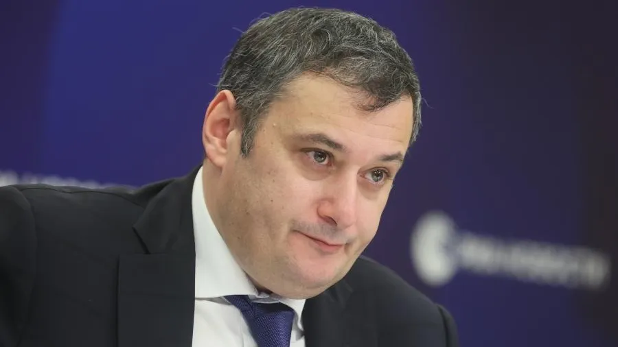 Хинштейн призвал чиновников поделиться бриллиантами и слитками золота