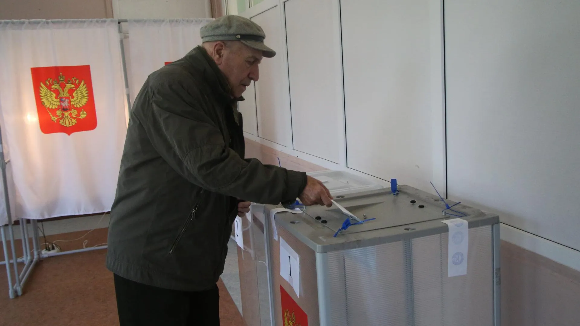 В Мытищах к полудню на дополнительных выборах проголосовали более 150 человек