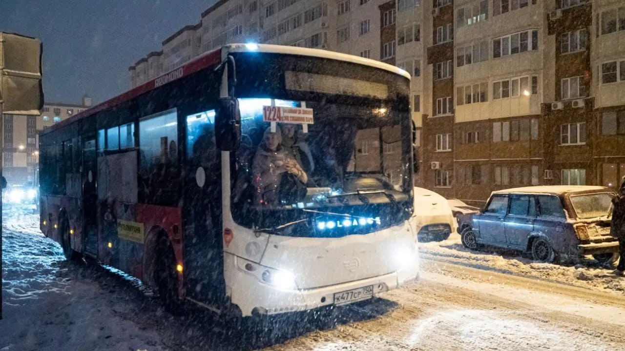 Большие автобусы запустили в новом микрорайоне Ленинского округа по поручению губернатора