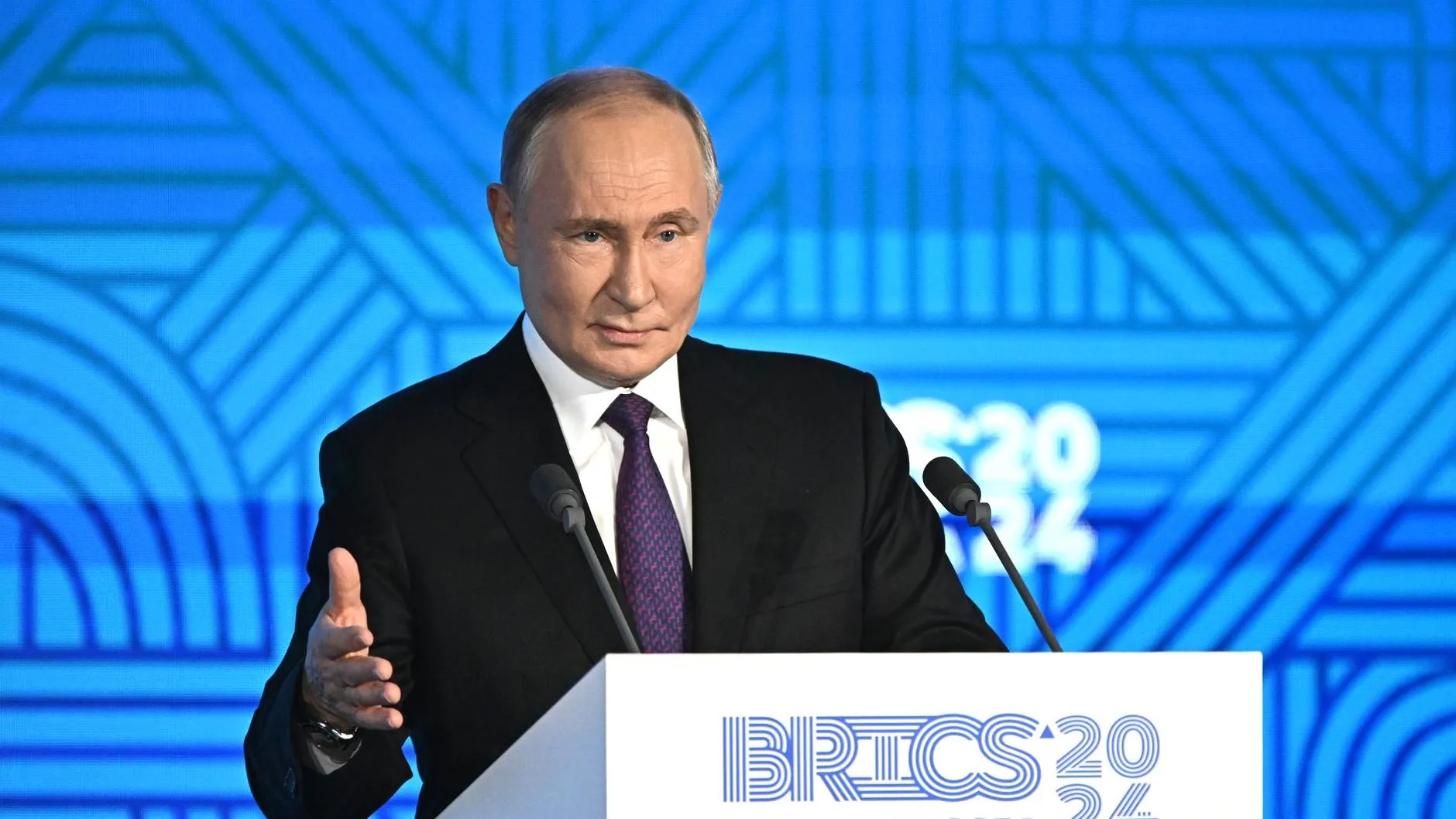 «Мы же понимаем, что происходит»: Путин объяснил отказ ехать на форум G20