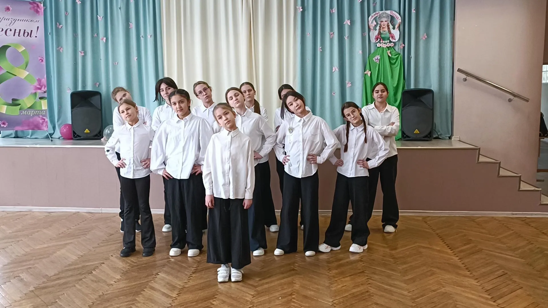 В школах Химок отметили Международный женский день