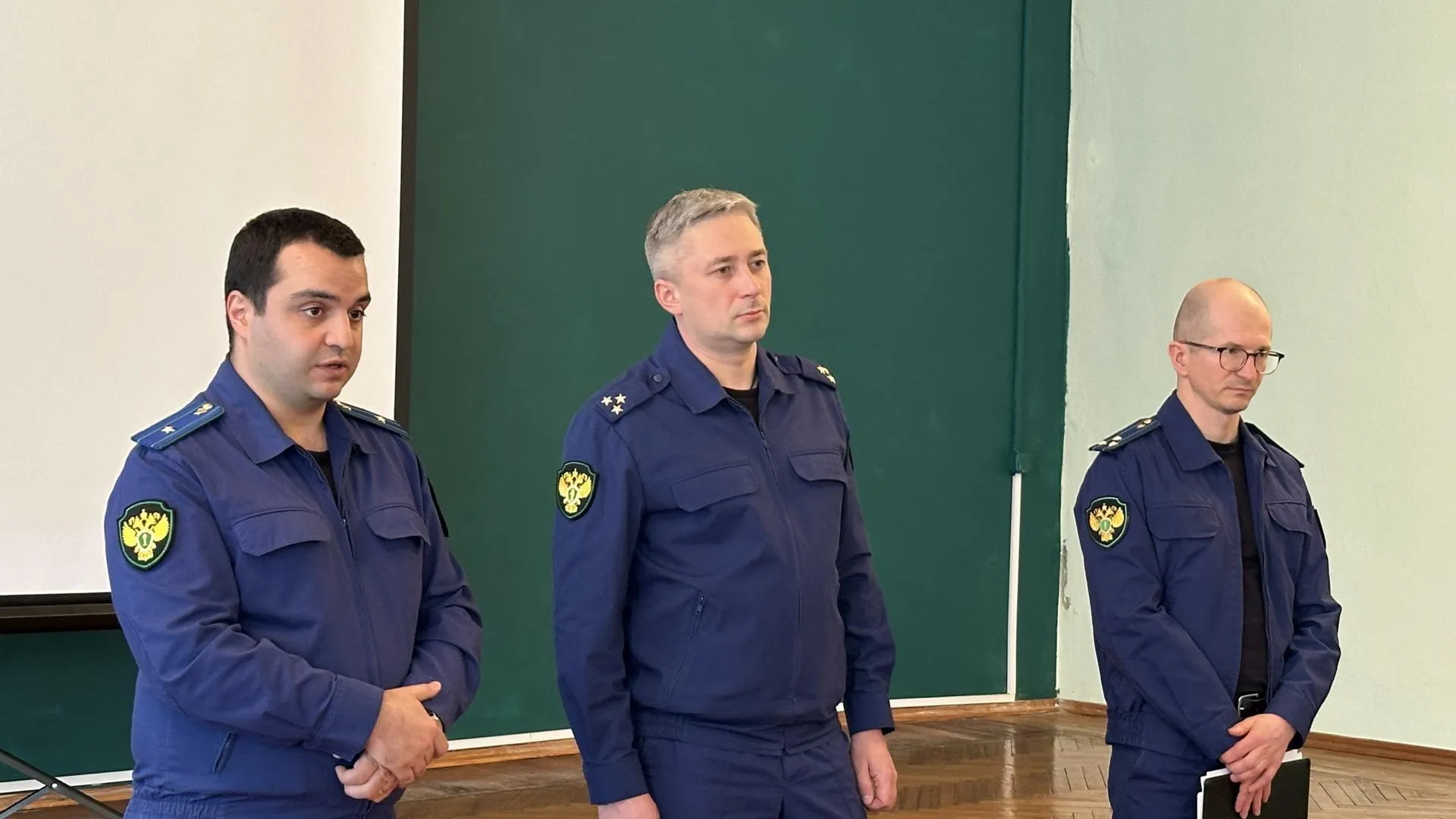 В Подольске работникам животноводческого хозяйства рассказали, как не стать жертвой мошенников